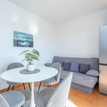 Awesome In With Wifi Apartment